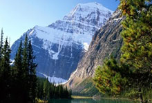 高清图:国足昆明轻松训练里皮与队员围坐谈心.